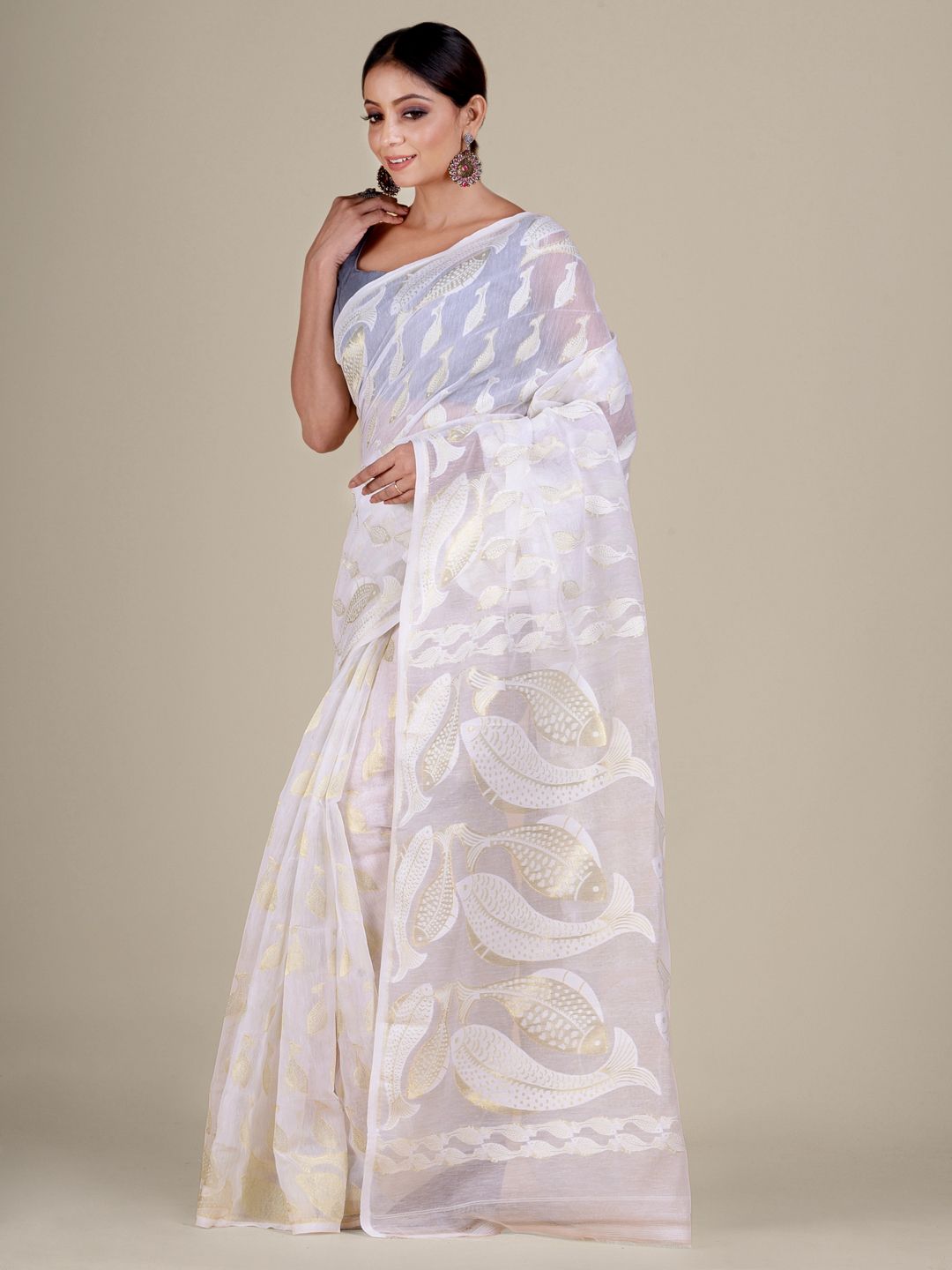 White and Golden Silk Cotton handwoven soft Jamdani saree with fish motiff in pallu