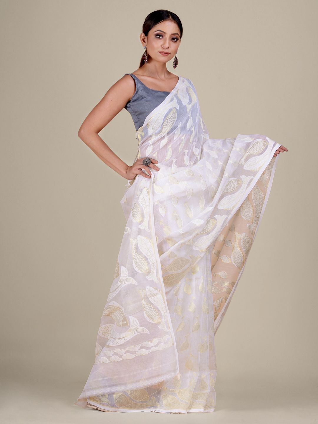 White and Golden Silk Cotton handwoven soft Jamdani saree with fish motiff in pallu