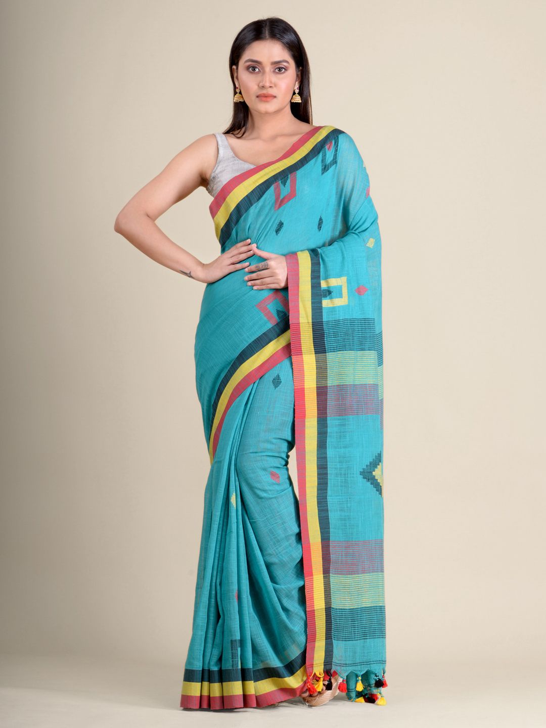 Green soft Cotton handwoven saree with geomatric design