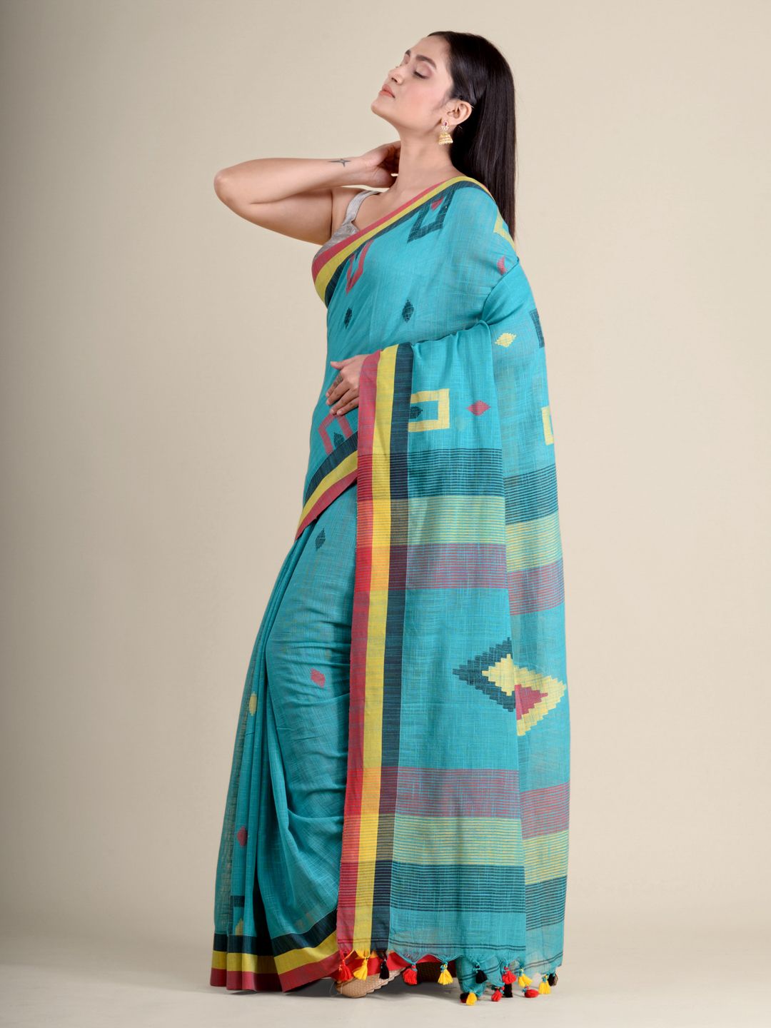 Green soft Cotton handwoven saree with geomatric design