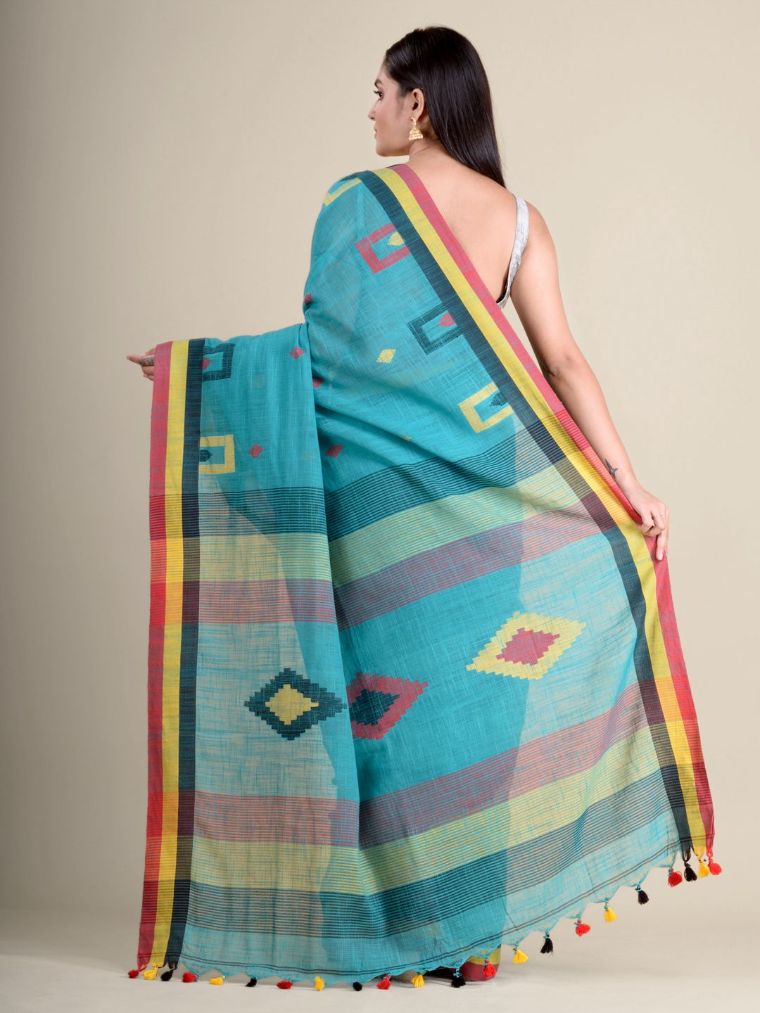 Green soft Cotton handwoven saree with geomatric design