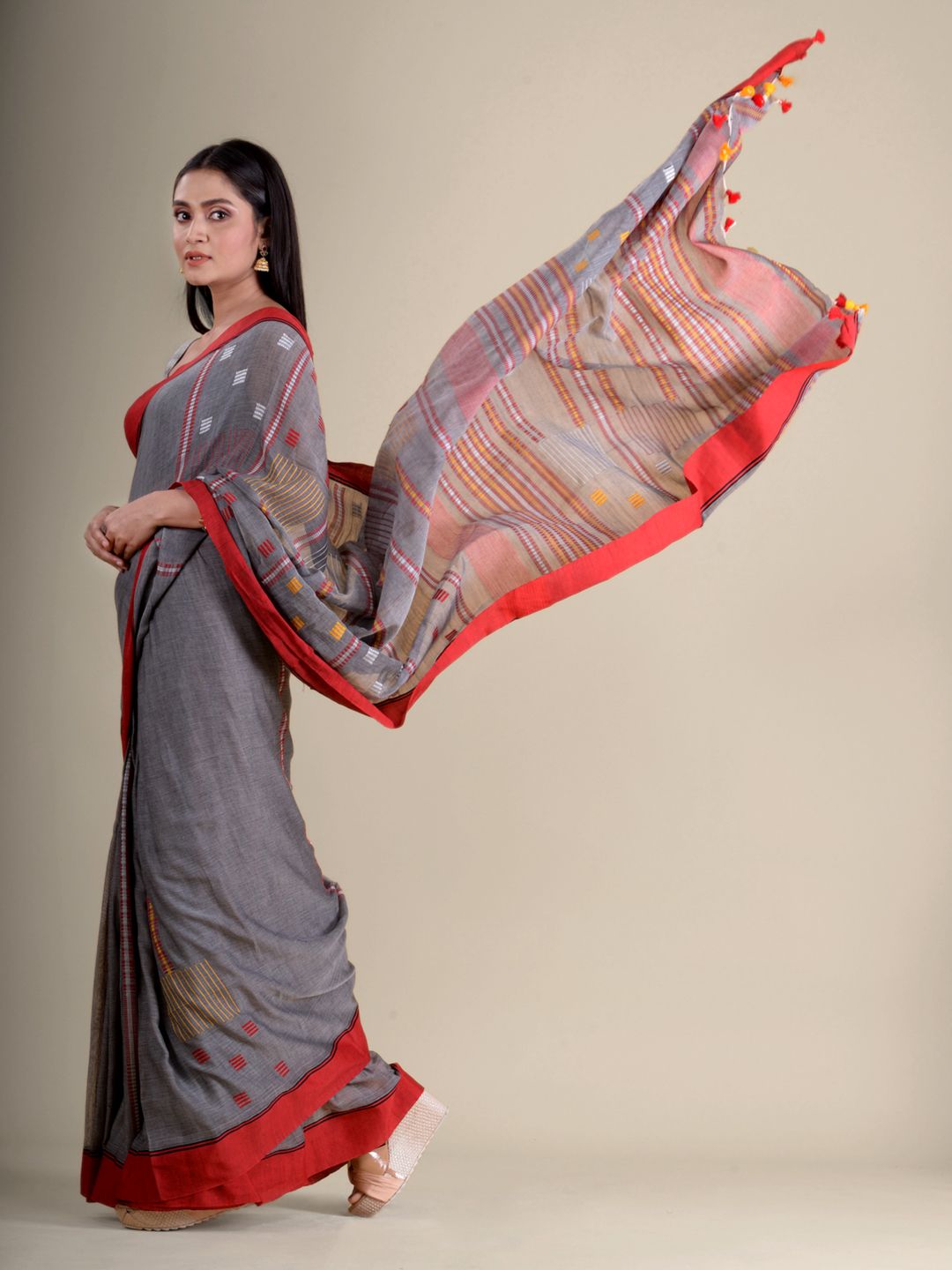 Grey handwoven soft cotton saree