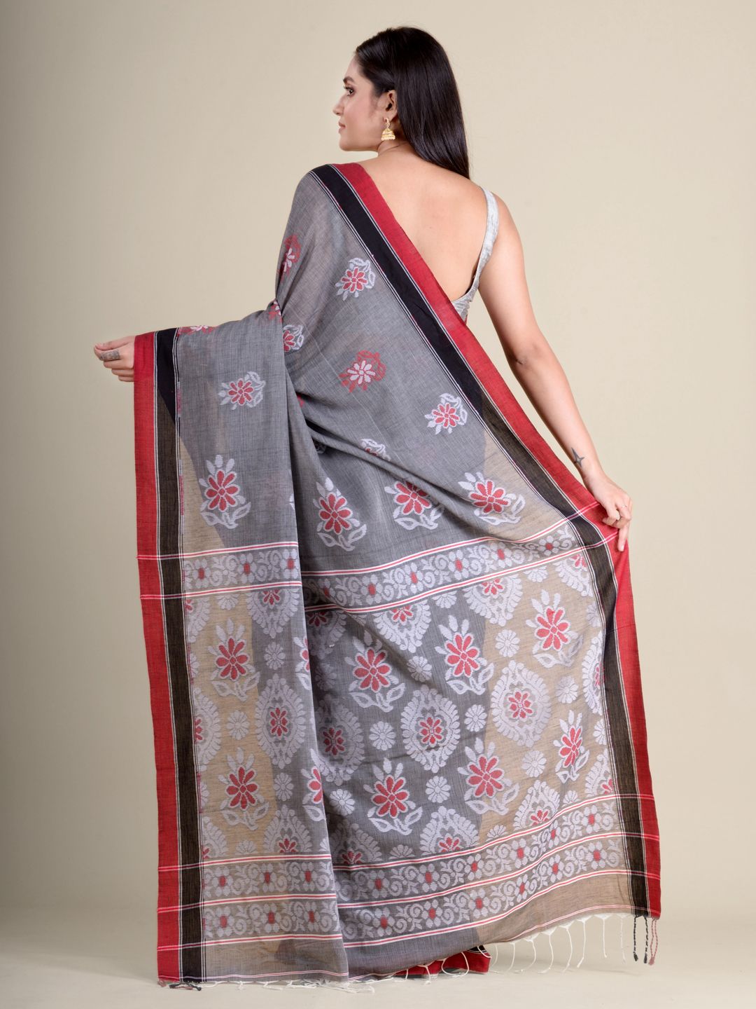 Grey handwoven soft cotton saree with floral design