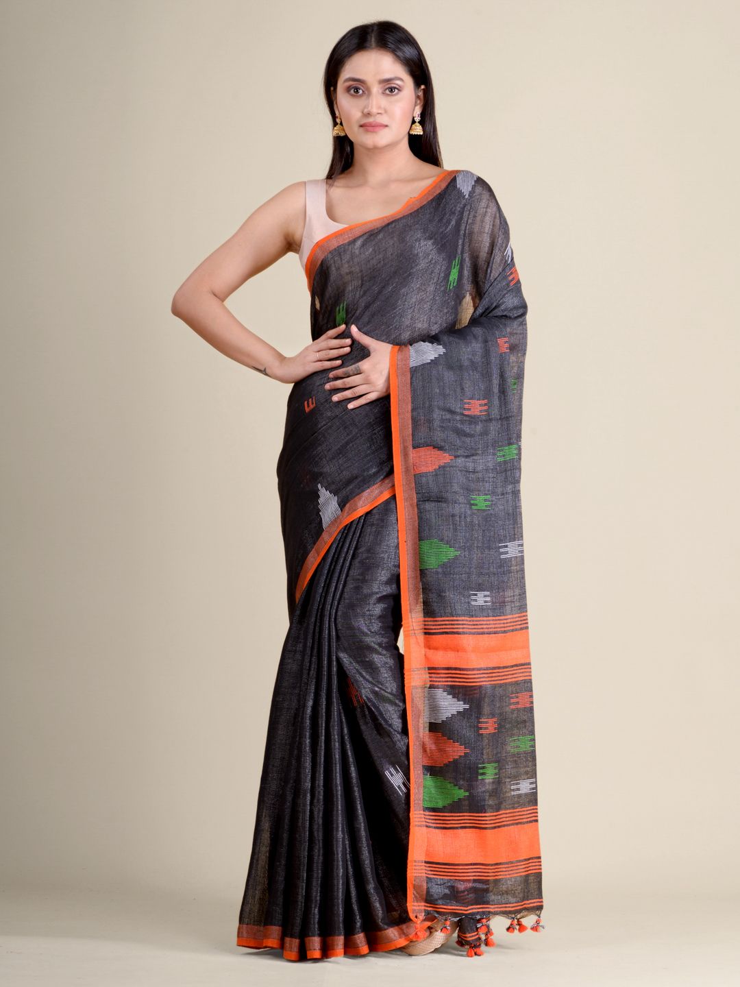 Grey soft Cotton handwoven saree with allover buti