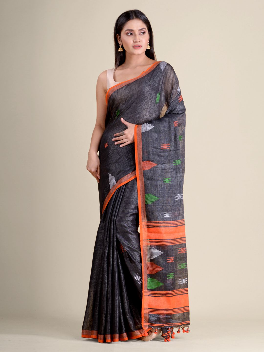 Grey soft Cotton handwoven saree with allover buti