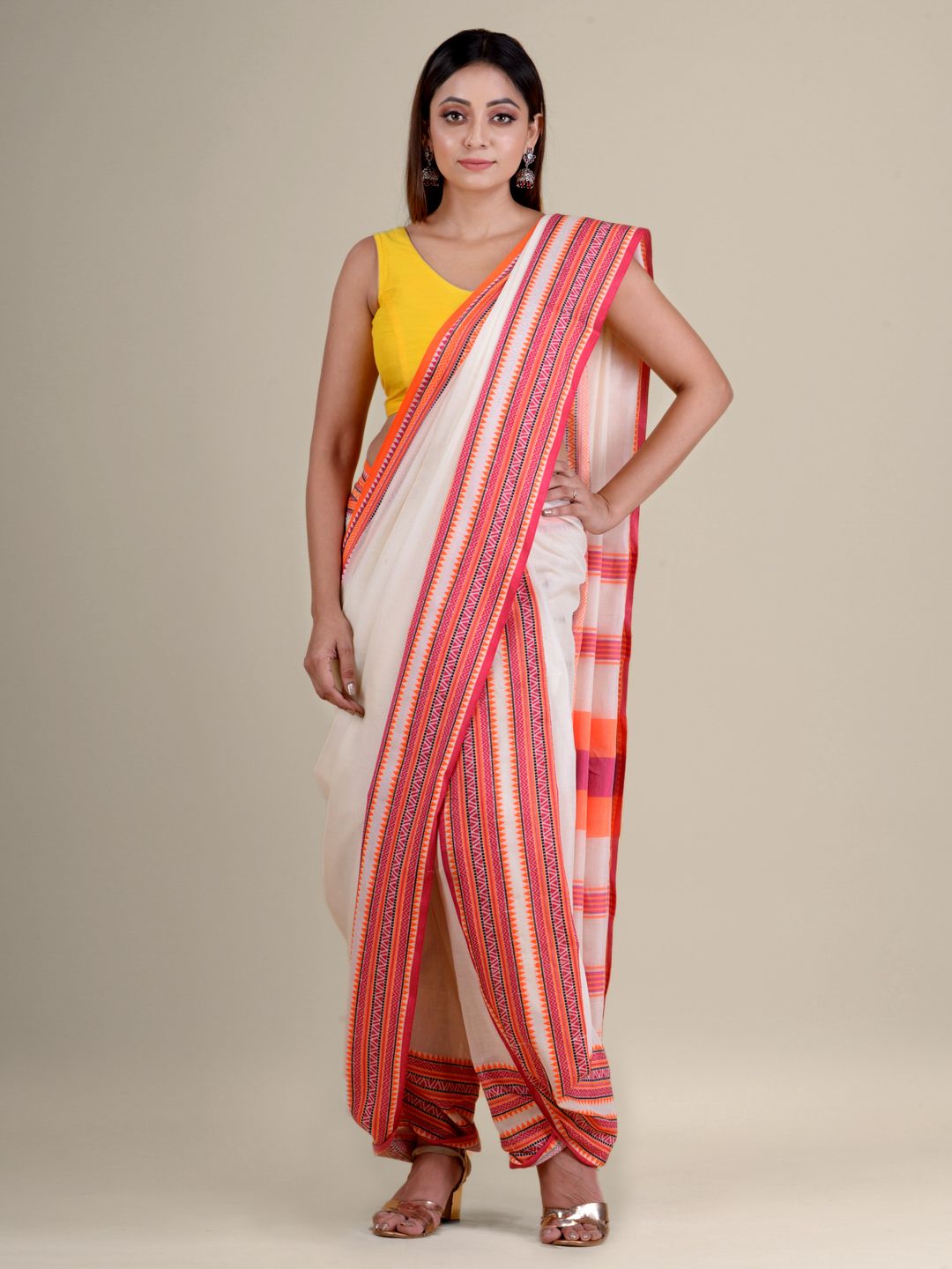 White soft Cotton handwoven saree with duel border