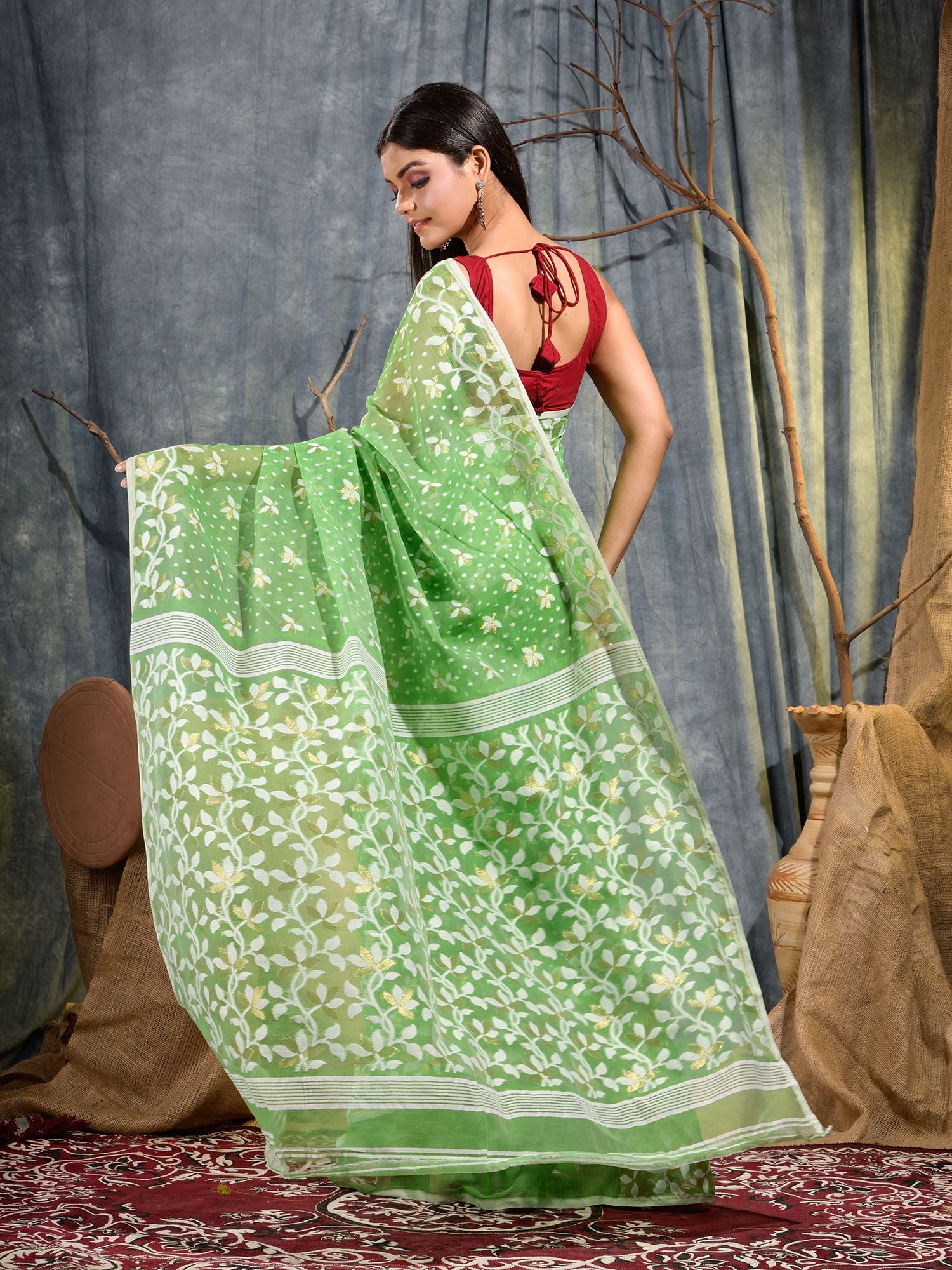 Green Silk Cotton handwoven Jamdani Saree