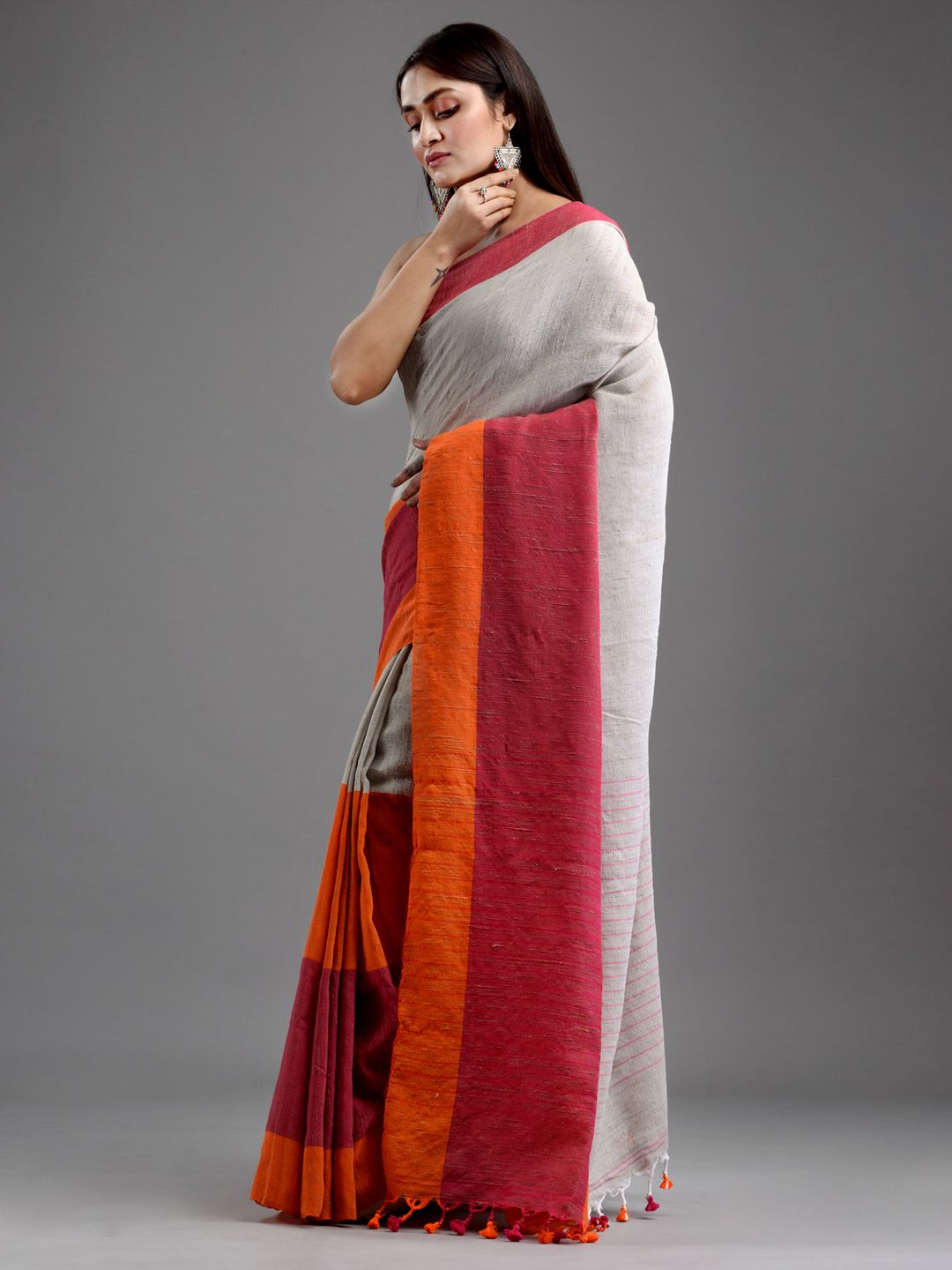 SAJASAJO COTTON AND GHICHA BENGAL HANDLOOM COTRASR BORDER SAREE