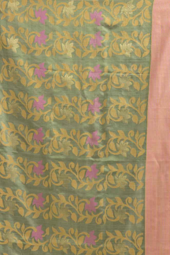 Green  Pure Mulbery Silk Floral Hand Woven Saree