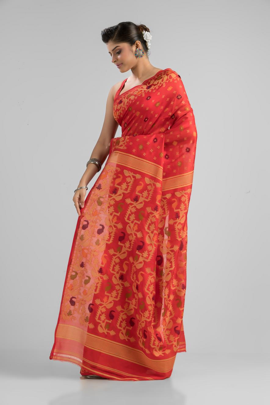 Red Pure Mulbery Silk Floral Hand Woven Saree