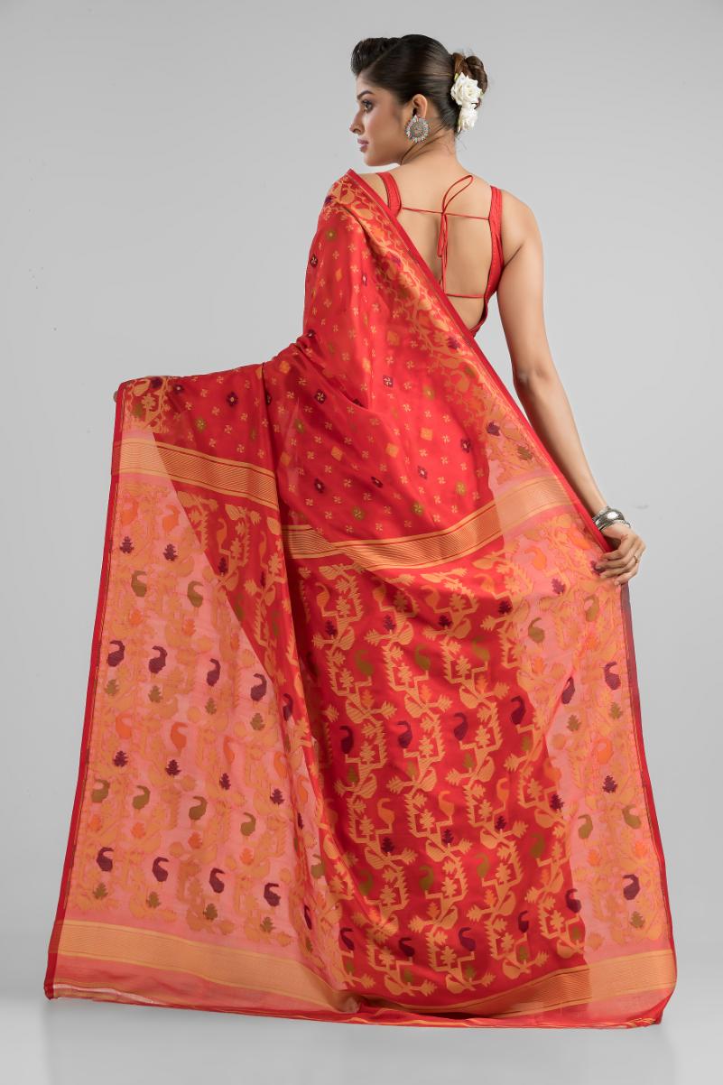 Red Pure Mulbery Silk Floral Hand Woven Saree