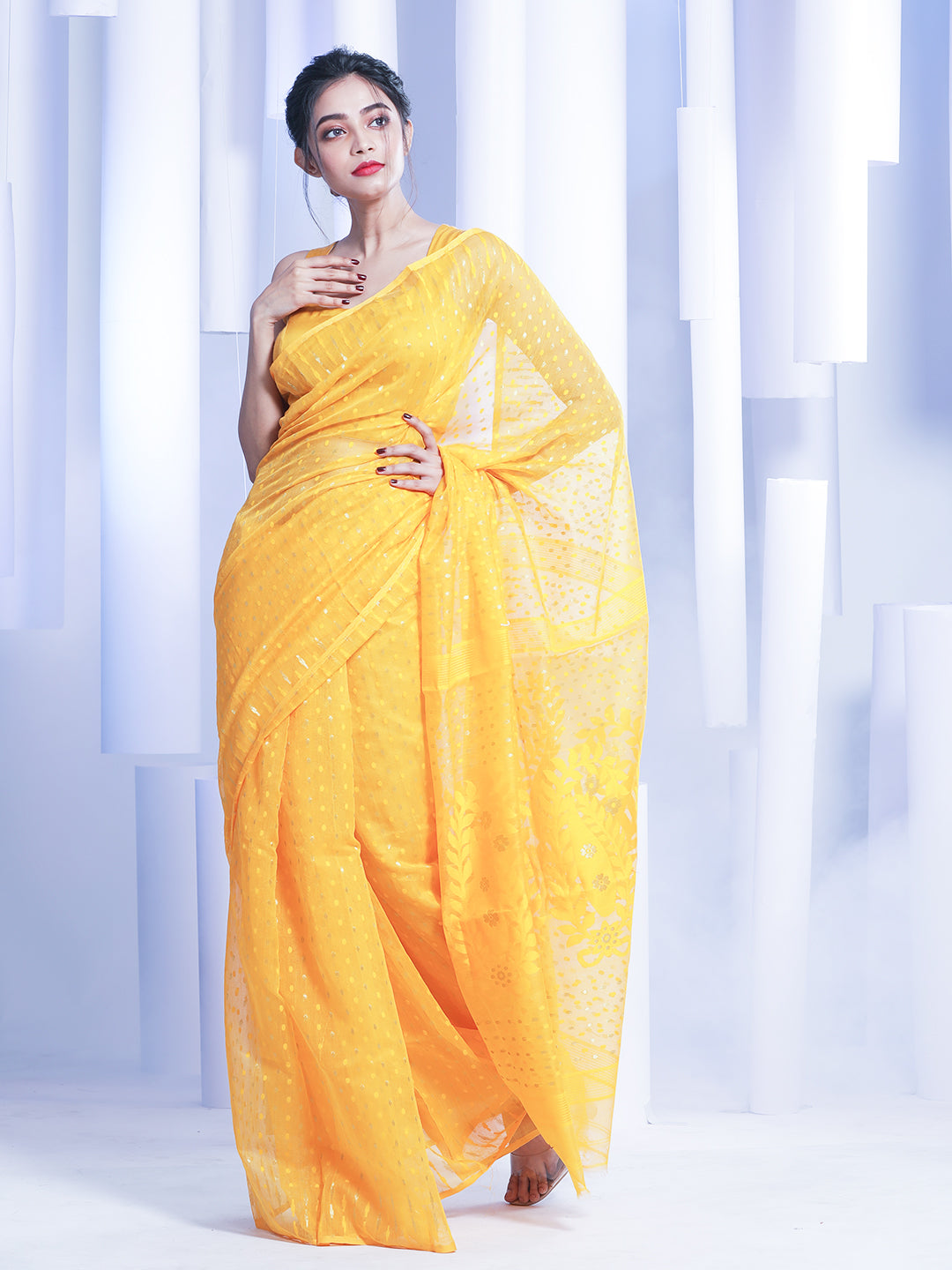 Yellow Hand woven Jamdani Saree With Paisley Pallu