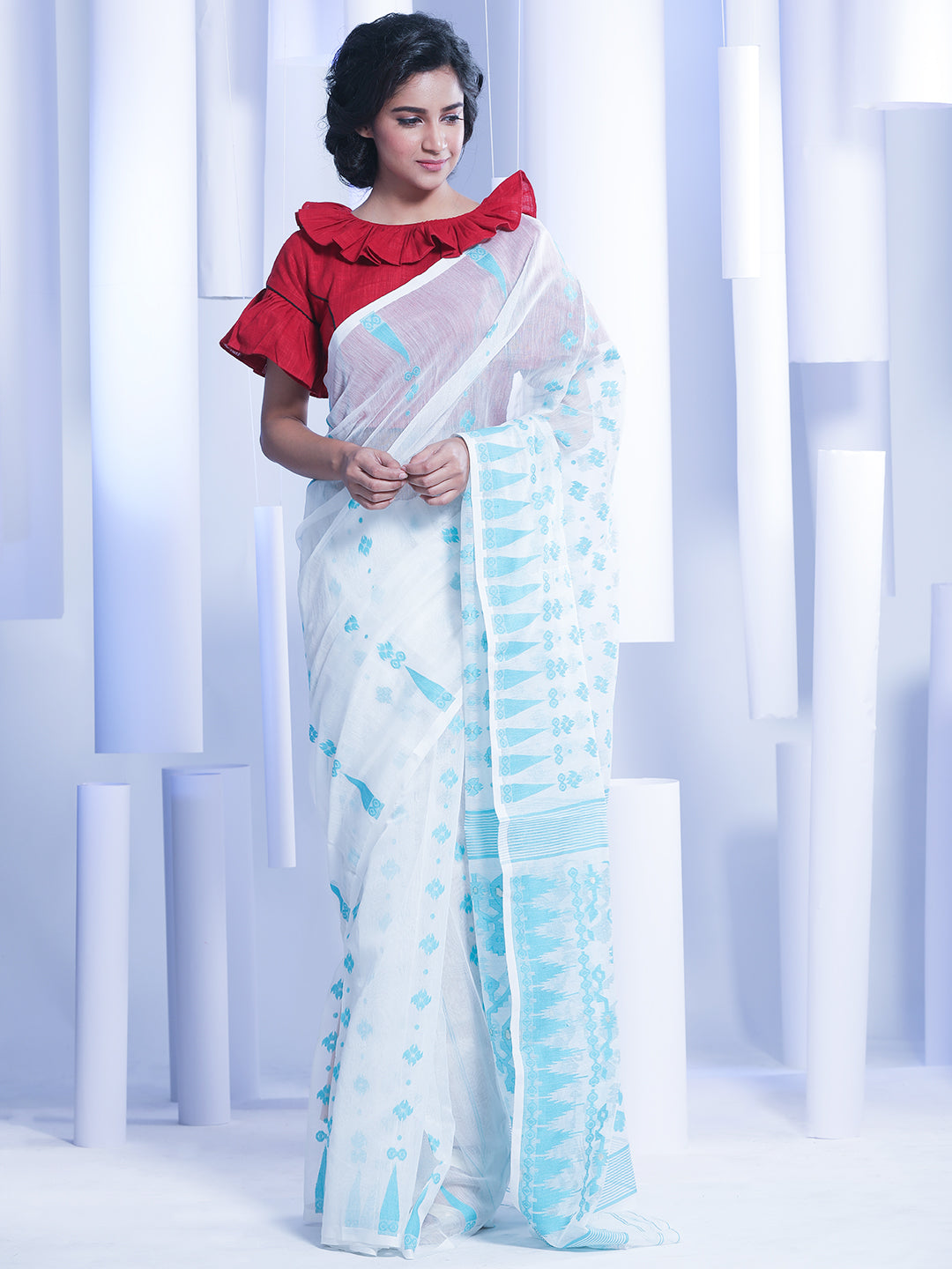 White Hand woven Jamdani Saree With Blue Thread Work