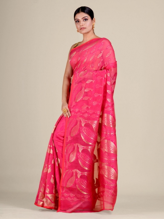 Pink and Golden Silk Cotton handwoven soft Jamdani saree with fish motiff in pallu 1