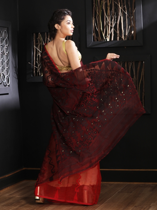 Black & Red Hand woven Jamdani Saree With Thread Work 1