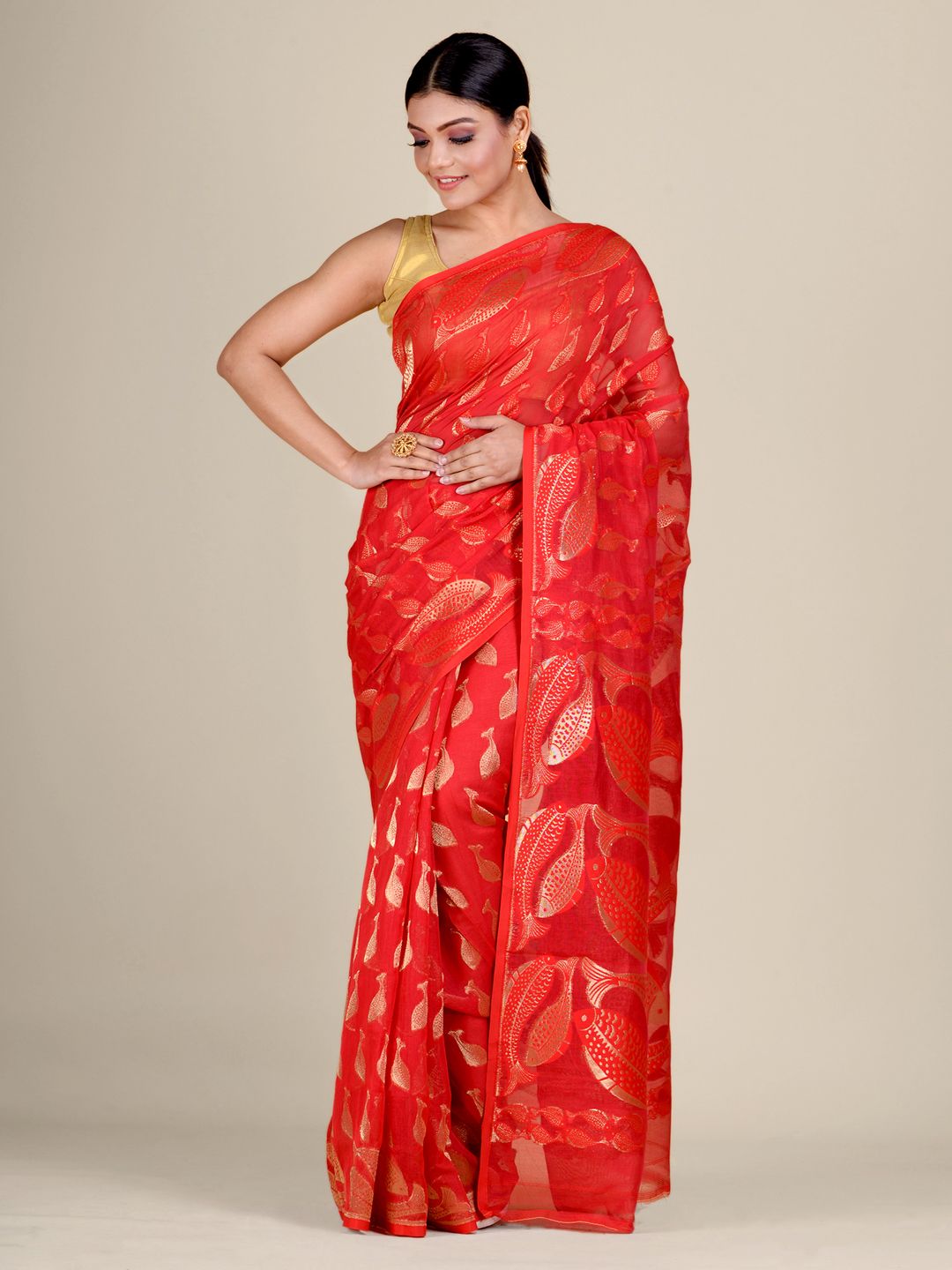 Red and Golden Silk Cotton handwoven soft Jamdani saree with fish ...